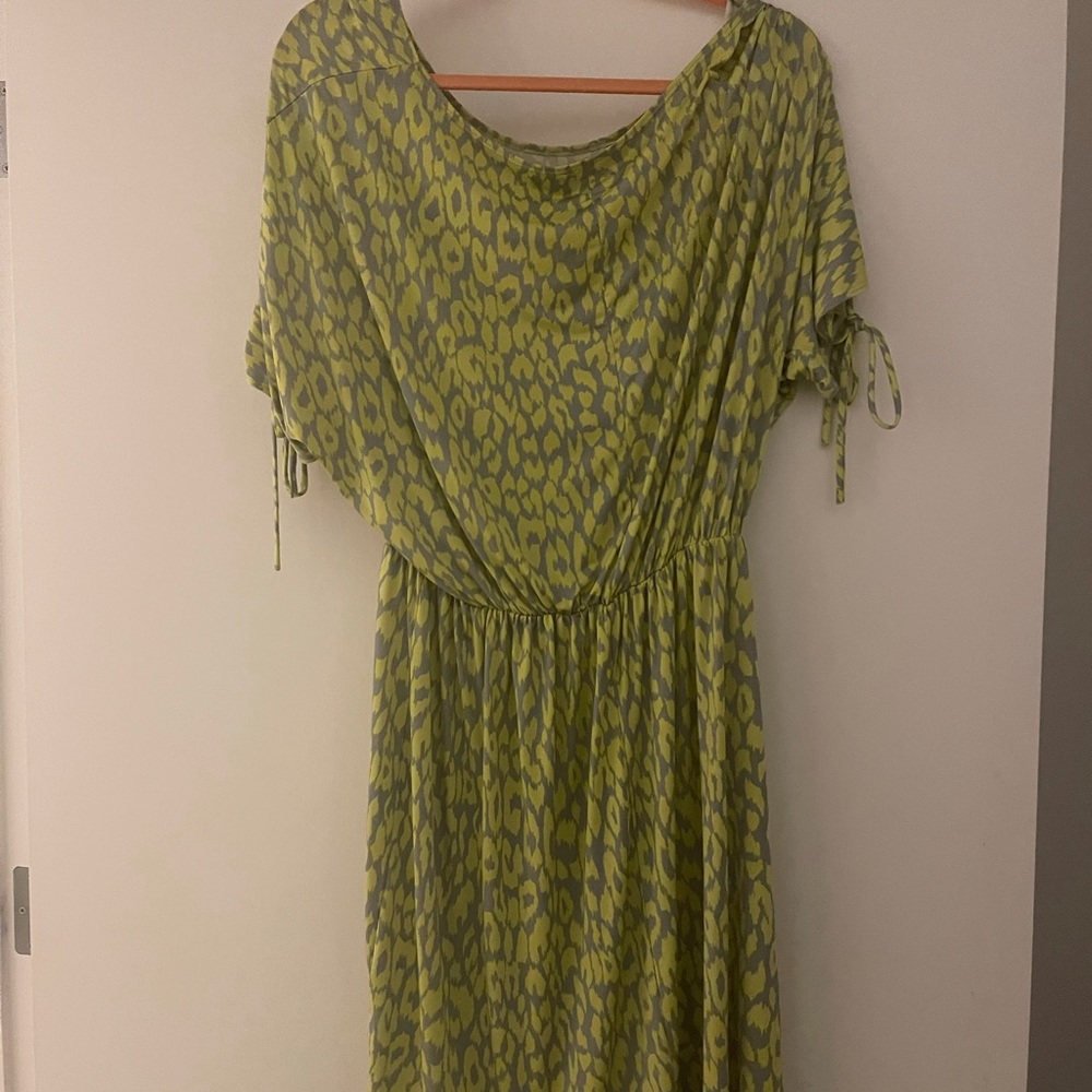 Super cute summer dress-Like New